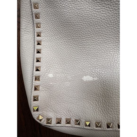 VALENTINO Garavani Rockstud Dove Gray Small Hobo Crossbody Shoulder Bag - FLAW - Picture 3 of 11